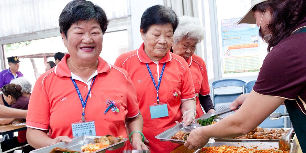 老友聚餐　共食飯更香