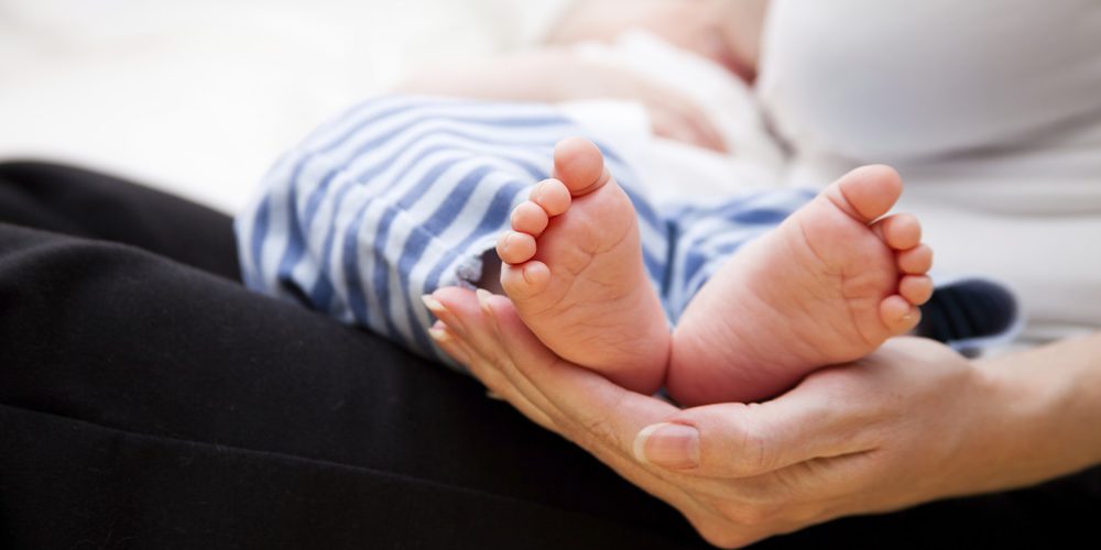 【醫藥新知】小兒科醫師建議：新生兒前六個月可多餵母奶