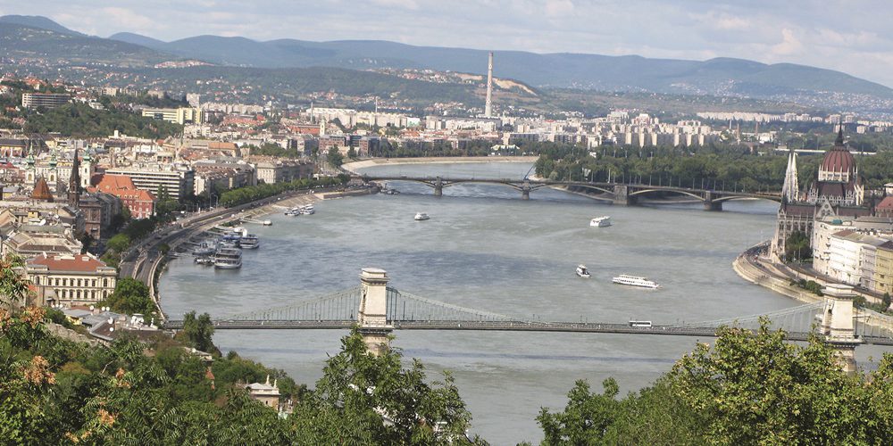 漫步多瑙河沿岸景點　擁抱布達佩斯浪漫風情